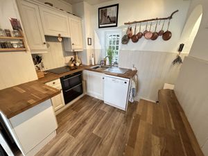 Photo 19- click for photo gallery